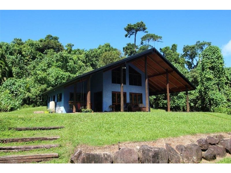 5 Plantation Drive, Bingil Bay QLD 4852