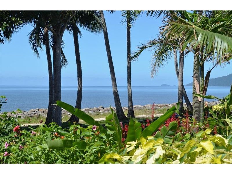 26 Feldt Street, Flying Fish Point QLD 4860