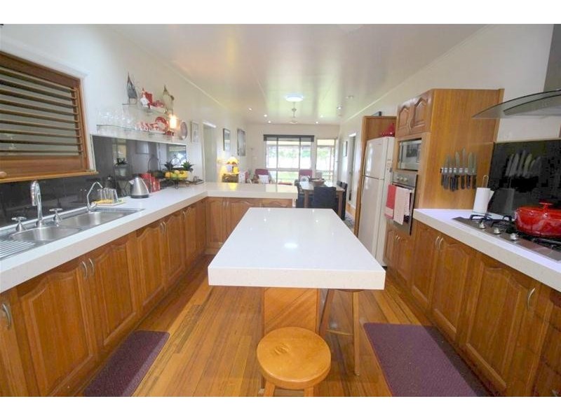 26 Feldt Street, Flying Fish Point QLD 4860