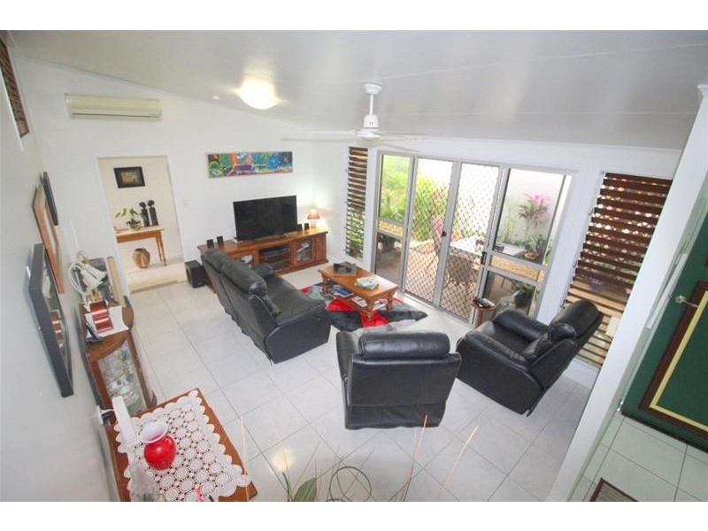 26 Feldt Street, Flying Fish Point QLD 4860