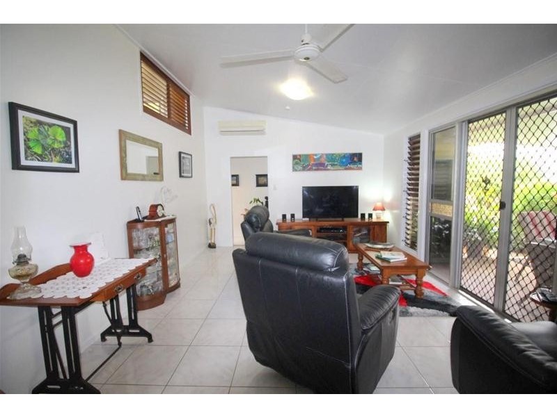 26 Feldt Street, Flying Fish Point QLD 4860