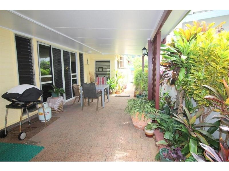 26 Feldt Street, Flying Fish Point QLD 4860