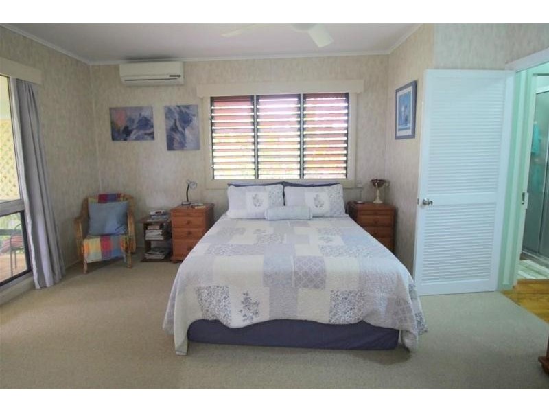 26 Feldt Street, Flying Fish Point QLD 4860