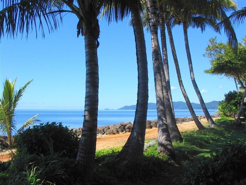 26 Feldt Street, Flying Fish Point QLD 4860