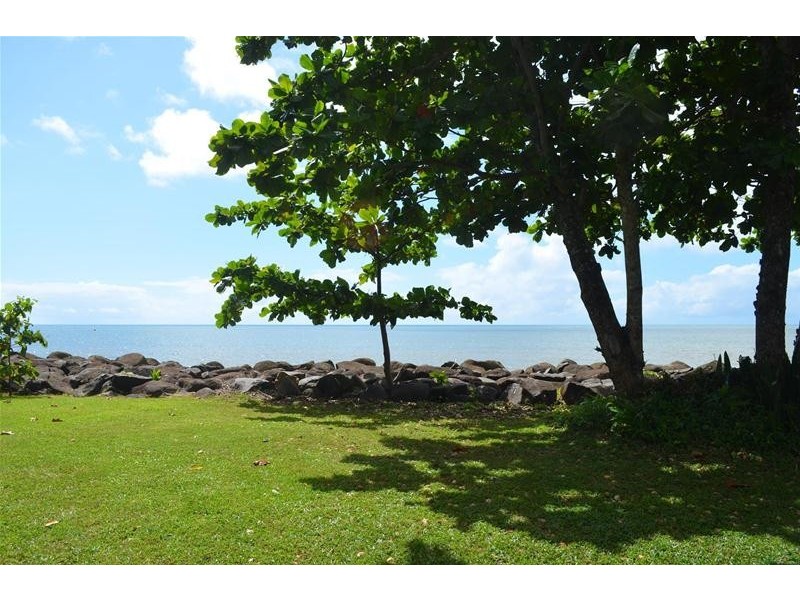 26 Feldt Street, Flying Fish Point QLD 4860