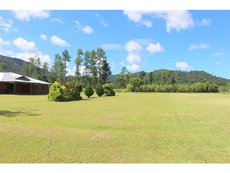 667 Old Tully Road, Feluga QLD 4854