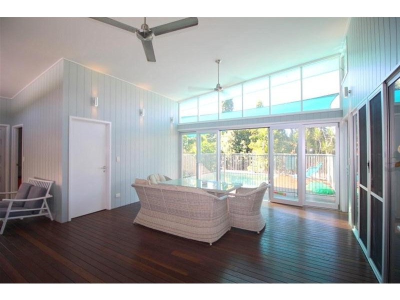 18 Southward Street, Mission Beach QLD 4852