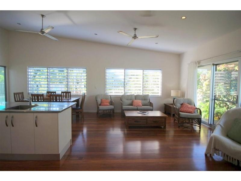 18 Southward Street, Mission Beach QLD 4852