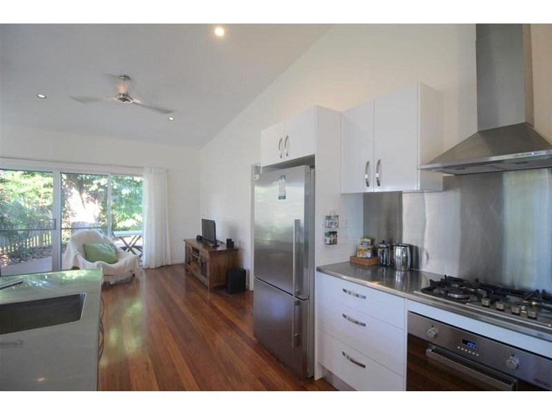 18 Southward Street, Mission Beach QLD 4852