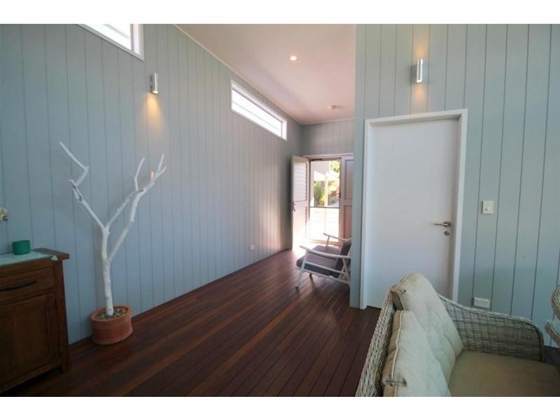 18 Southward Street, Mission Beach QLD 4852