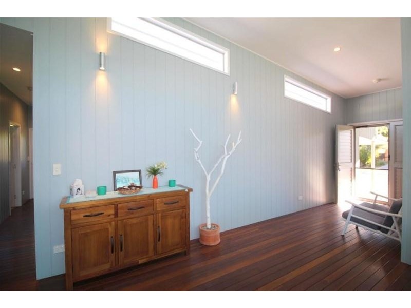 18 Southward Street, Mission Beach QLD 4852