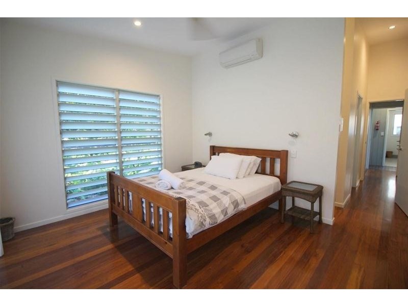 18 Southward Street, Mission Beach QLD 4852