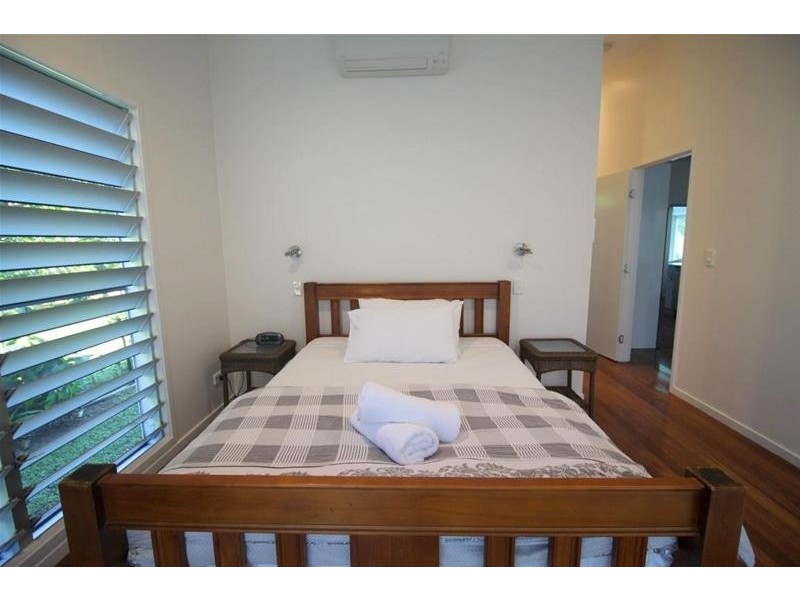 18 Southward Street, Mission Beach QLD 4852