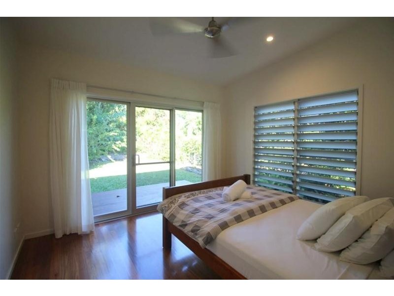18 Southward Street, Mission Beach QLD 4852