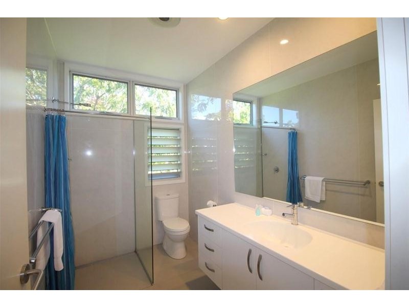 18 Southward Street, Mission Beach QLD 4852