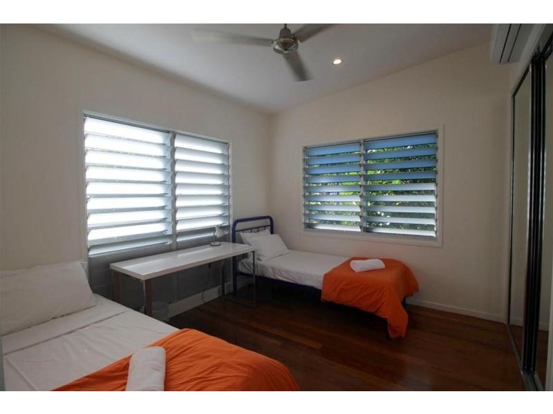 18 Southward Street, Mission Beach QLD 4852