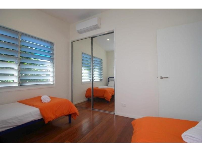 18 Southward Street, Mission Beach QLD 4852