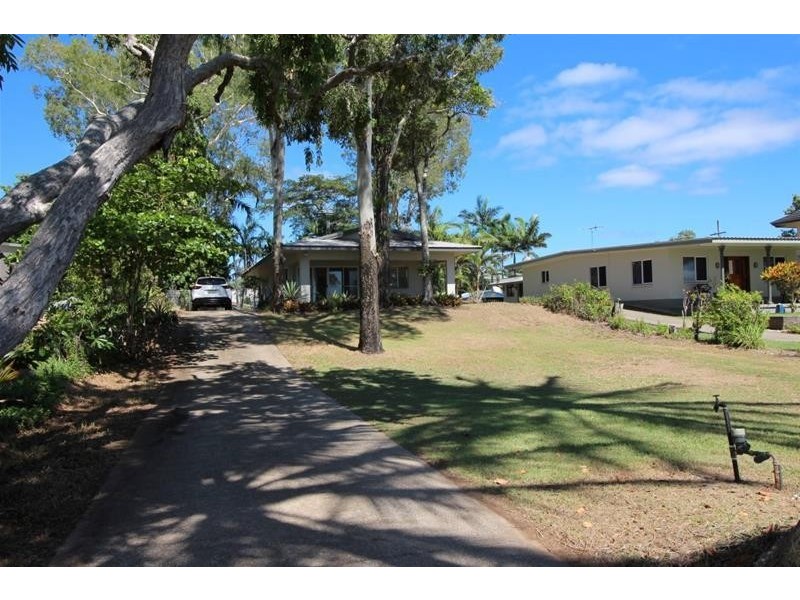 92 Kennedy Esplanade, South Mission Beach QLD 4852