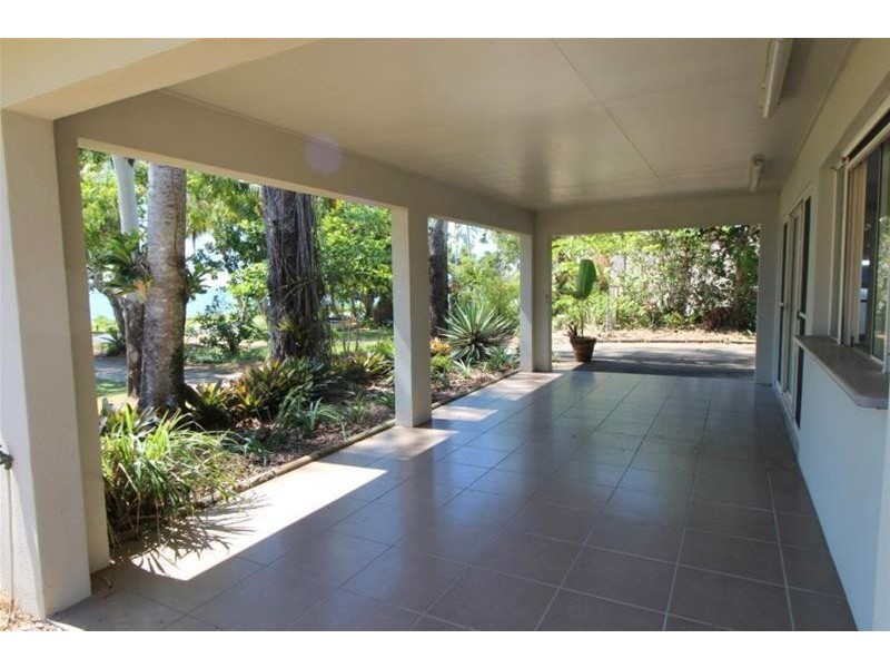 92 Kennedy Esplanade, South Mission Beach QLD 4852