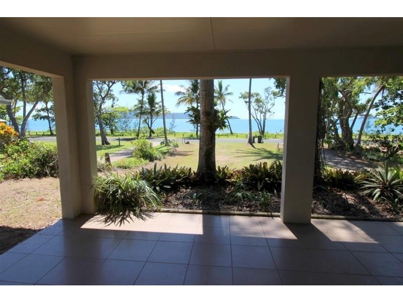 92 Kennedy Esplanade, South Mission Beach QLD 4852