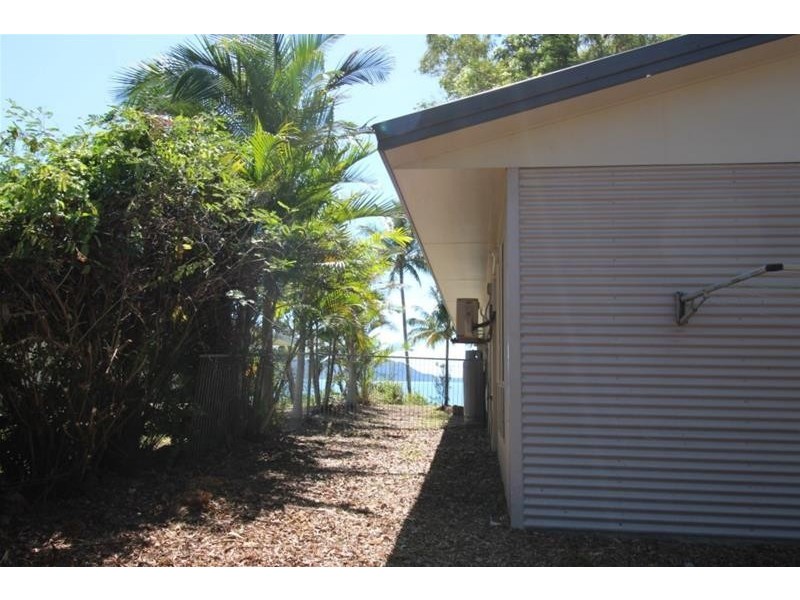 92 Kennedy Esplanade, South Mission Beach QLD 4852