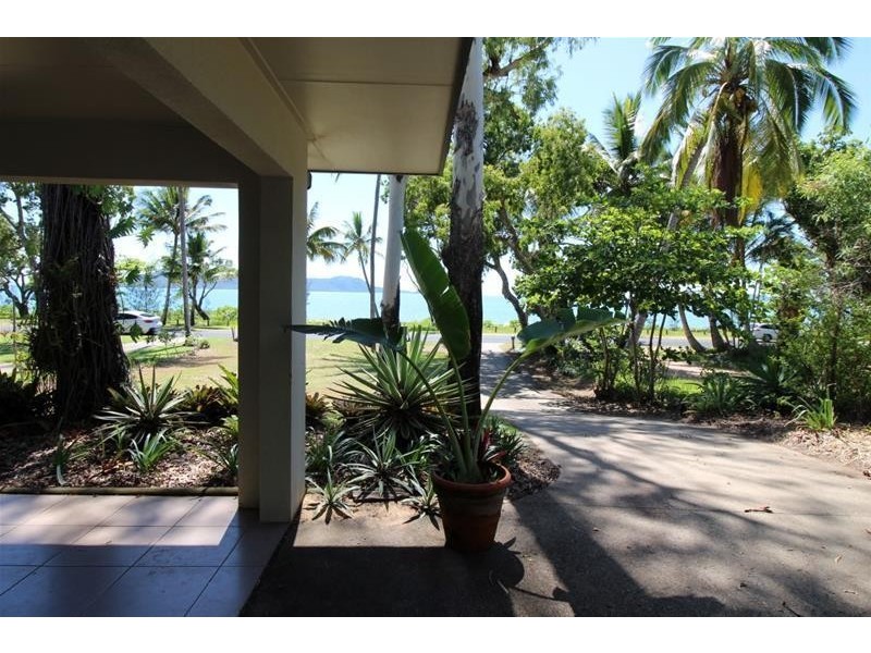 92 Kennedy Esplanade, South Mission Beach QLD 4852