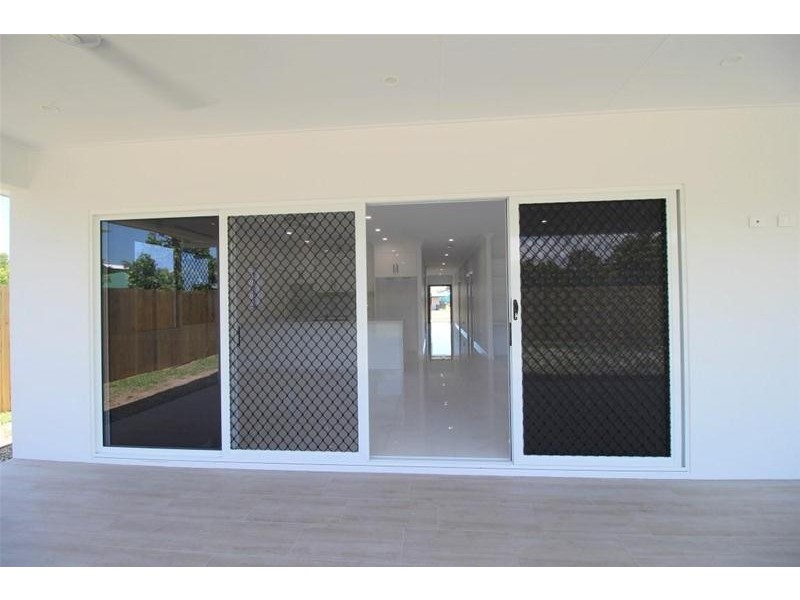 2 Spinnaker Street, South Mission Beach QLD 4852