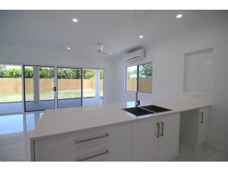 2 Spinnaker Street, South Mission Beach QLD 4852