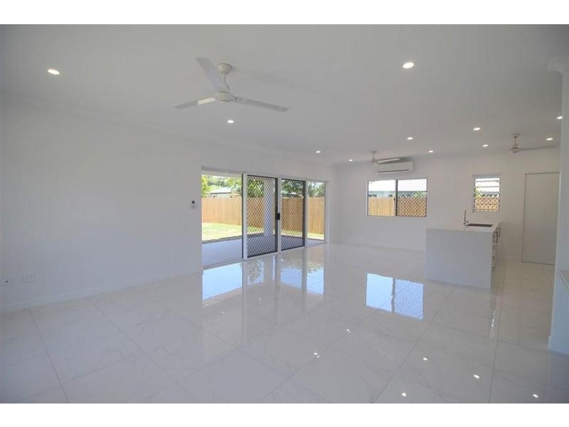 2 Spinnaker Street, South Mission Beach QLD 4852