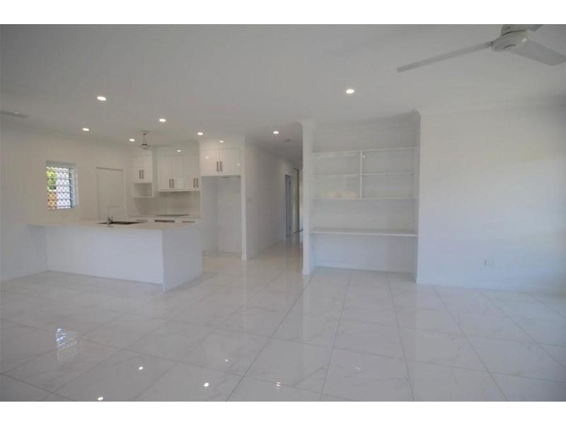 2 Spinnaker Street, South Mission Beach QLD 4852