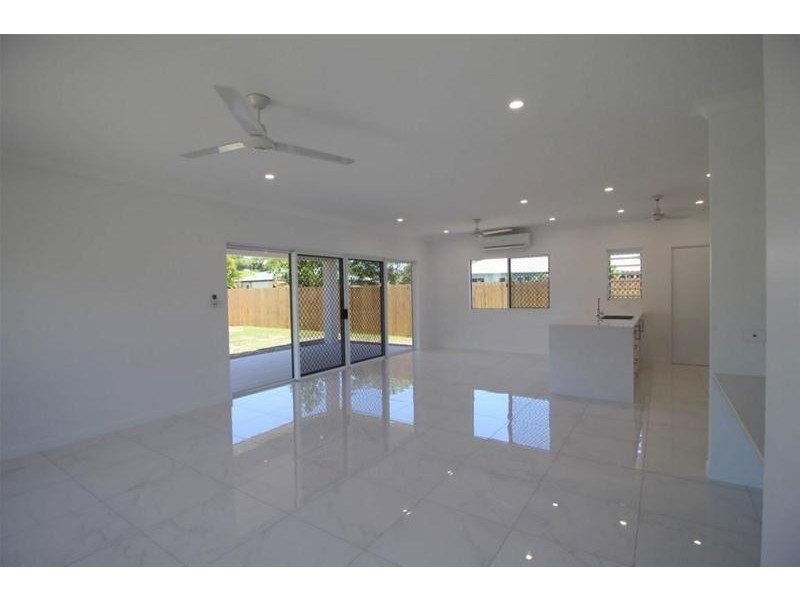 2 Spinnaker Street, South Mission Beach QLD 4852