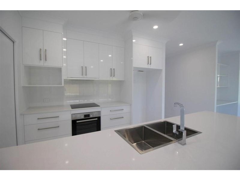 2 Spinnaker Street, South Mission Beach QLD 4852