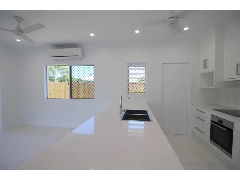 2 Spinnaker Street, South Mission Beach QLD 4852