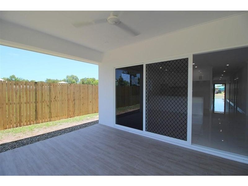 2 Spinnaker Street, South Mission Beach QLD 4852