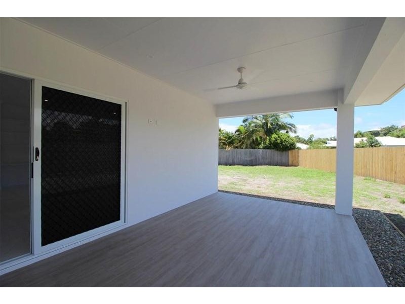 2 Spinnaker Street, South Mission Beach QLD 4852