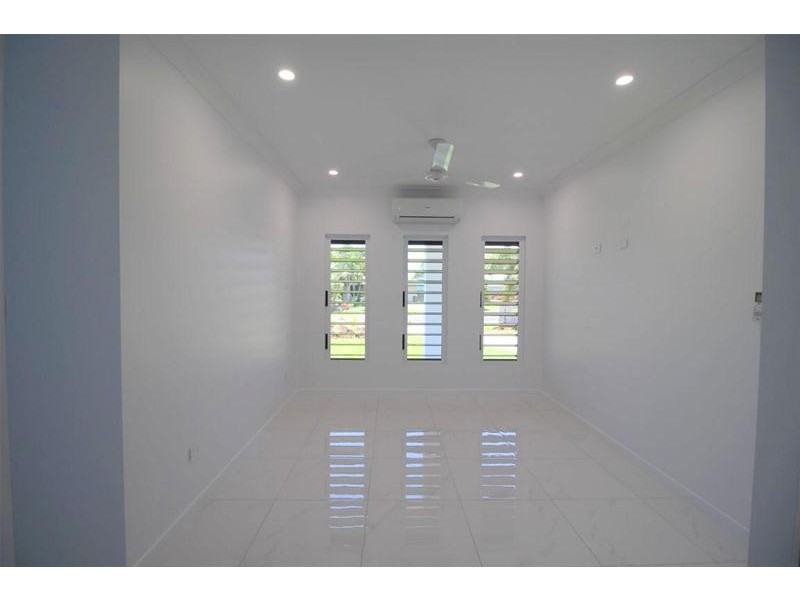 2 Spinnaker Street, South Mission Beach QLD 4852