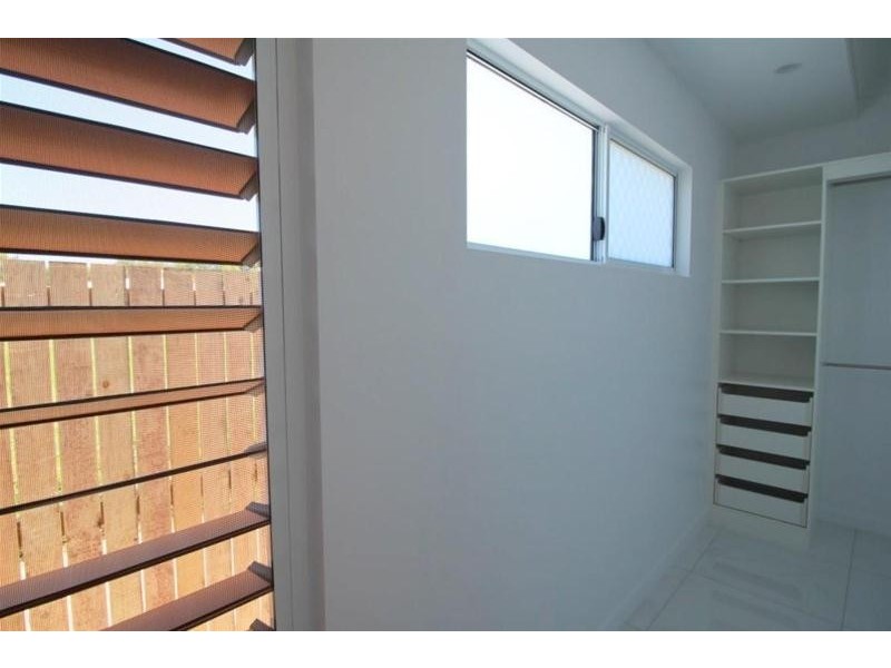 2 Spinnaker Street, South Mission Beach QLD 4852