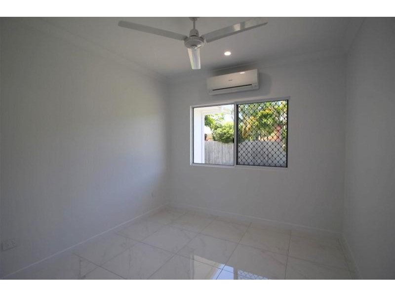 2 Spinnaker Street, South Mission Beach QLD 4852