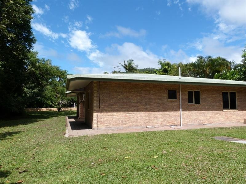 19 Bingil Bay Road, Bingil Bay QLD 4852