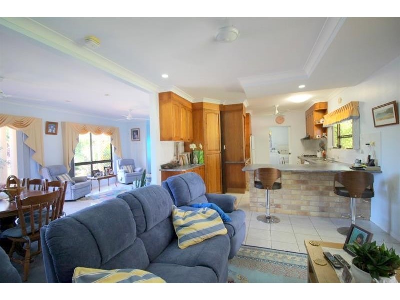 9 Leslie Lane, South Mission Beach QLD 4852