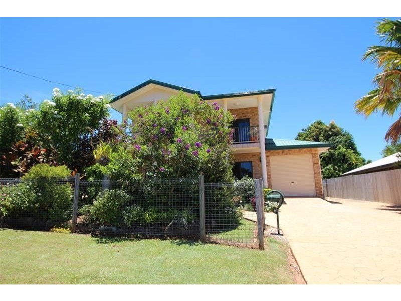 9 Leslie Lane, South Mission Beach QLD 4852