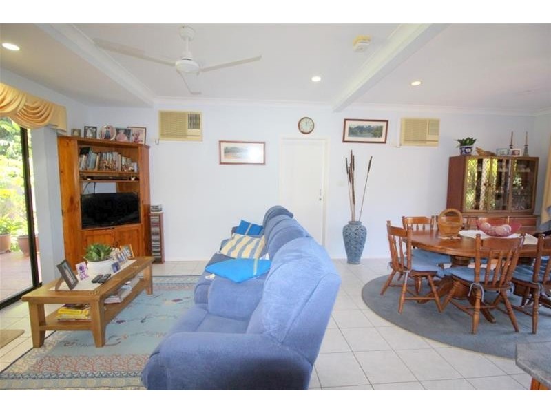 9 Leslie Lane, South Mission Beach QLD 4852