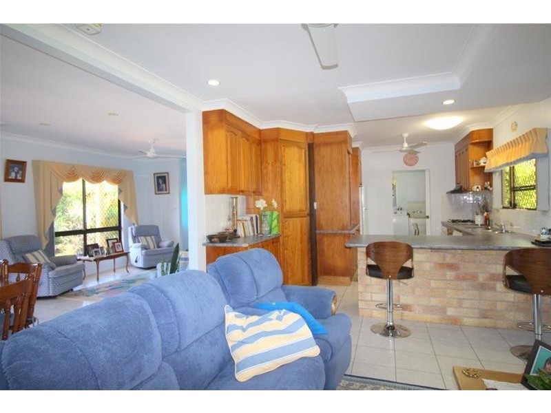 9 Leslie Lane, South Mission Beach QLD 4852