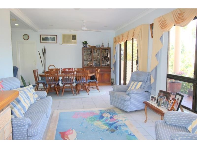 9 Leslie Lane, South Mission Beach QLD 4852