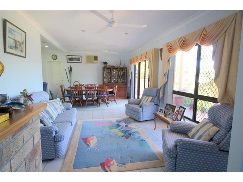 9 Leslie Lane, South Mission Beach QLD 4852