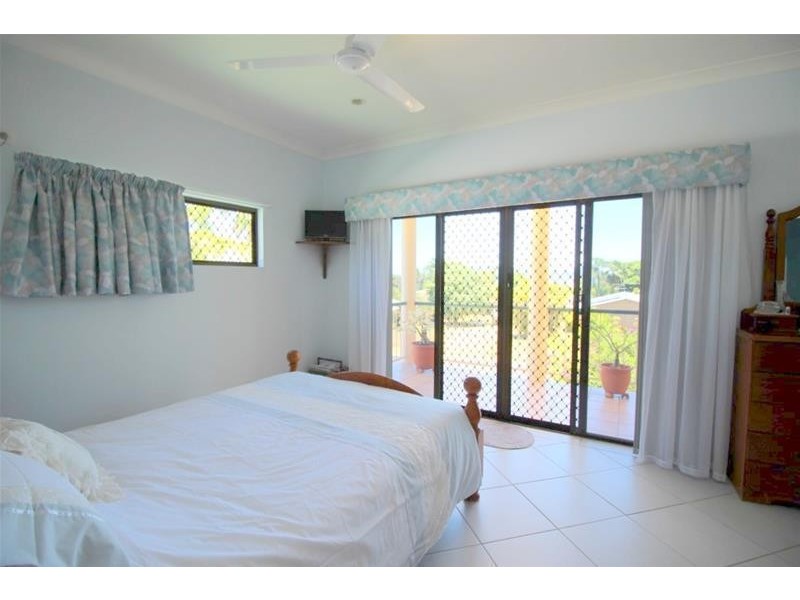 9 Leslie Lane, South Mission Beach QLD 4852