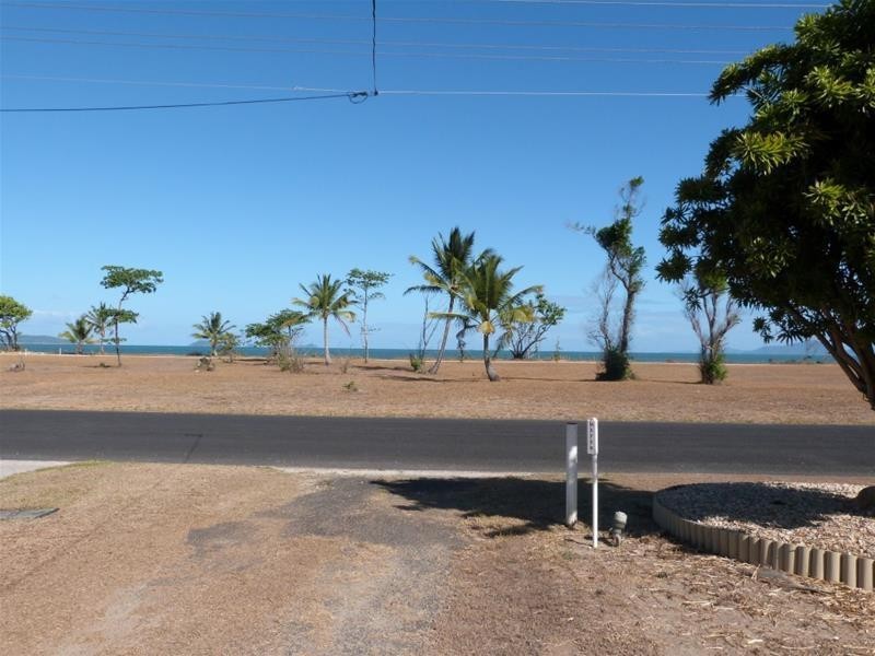 83 Taylor Street, Tully Heads QLD 4854