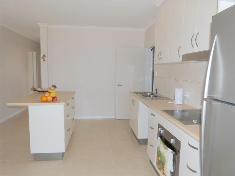 83 Taylor Street, Tully Heads QLD 4854