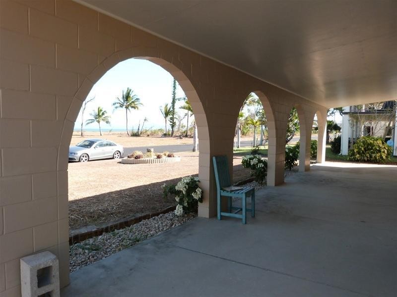 83 Taylor Street, Tully Heads QLD 4854