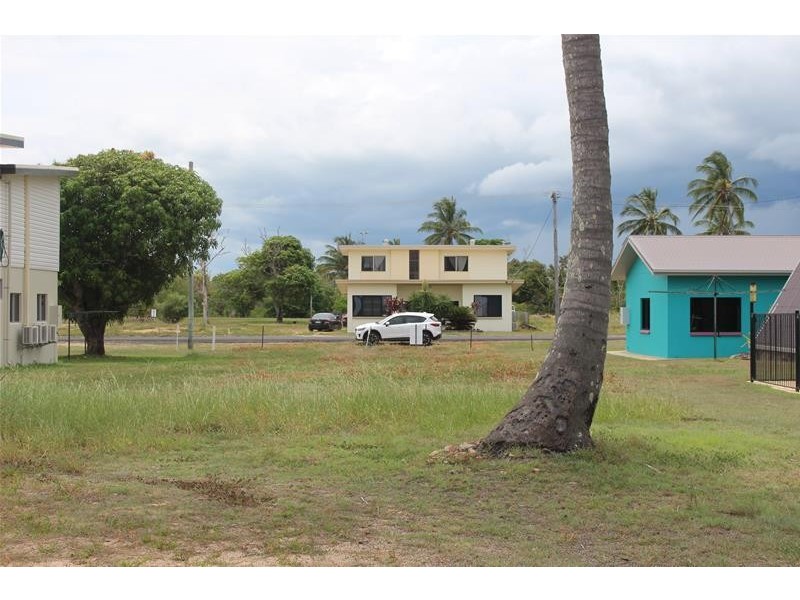 Lot 909, 24 Taylor Street, Tully Heads QLD 4854